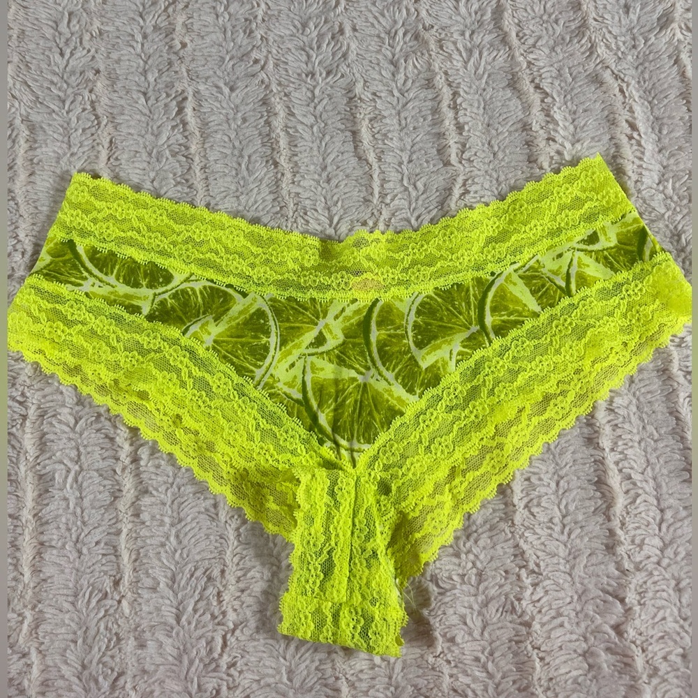 Victoria's Secret Push Up Bra & Panties  Set Neon Green Lace 34C M NWT, NWOT - Picture 4 of 7